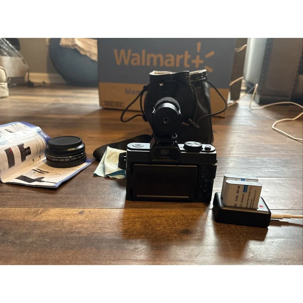 Ultra 4K Camera For Vlogging, Live Streaming, Has Sim Card, Wide Ang. Lens, Mic.